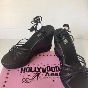 Hollywood Heels, Platform Wedge,  Size 7, black, 4.5 inch heel - new